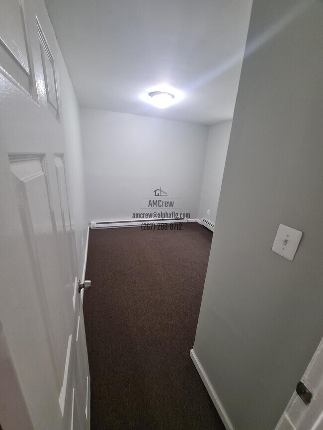 Building Photo - 403 E Ashmead St