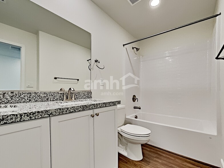 Building Photo - 4737 Tire Swing St