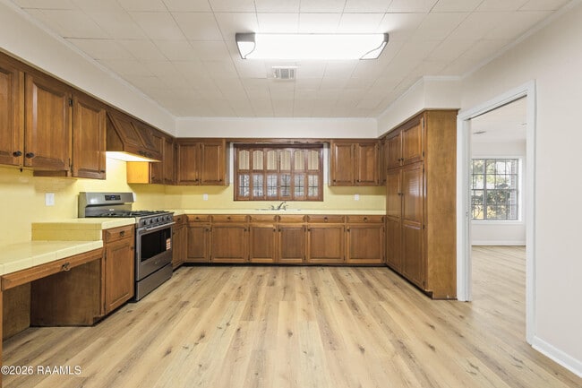 Building Photo - 240 N College Rd