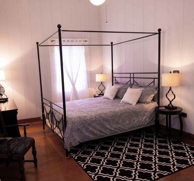 Building Photo - 1228 Mississippi St