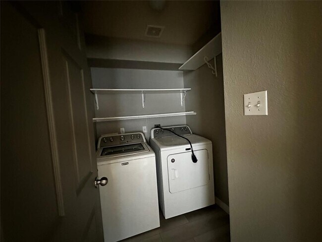 Building Photo - 17733 Loch Linnhe Loop