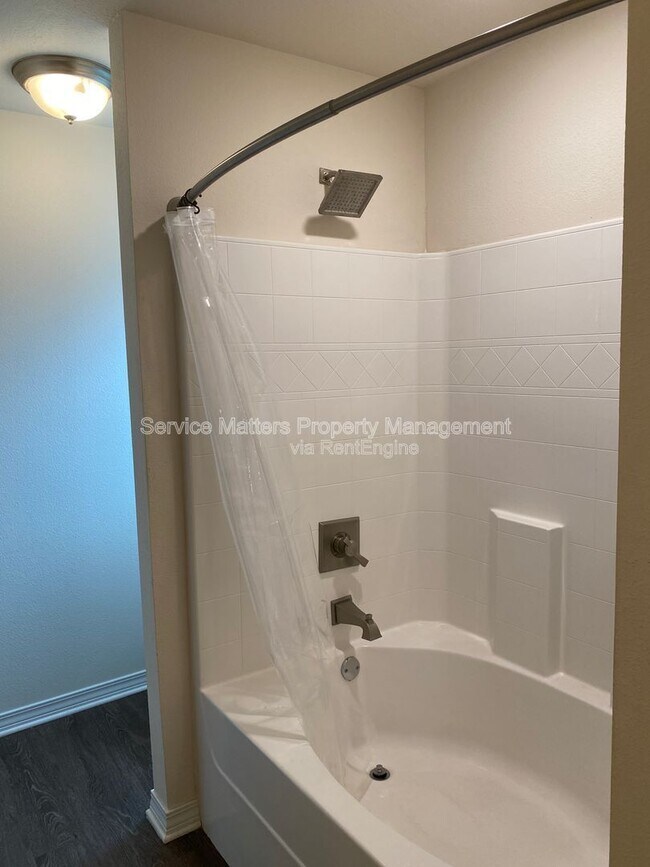 Building Photo - 5582 Peach Dr