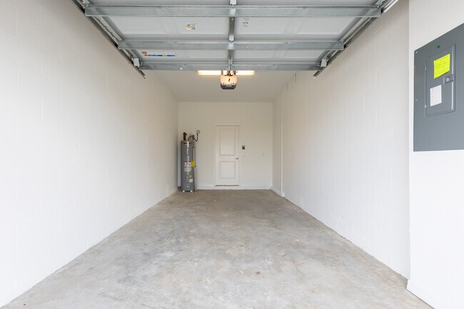 Building Photo - 32011 Powderpuff Mimosa Dr