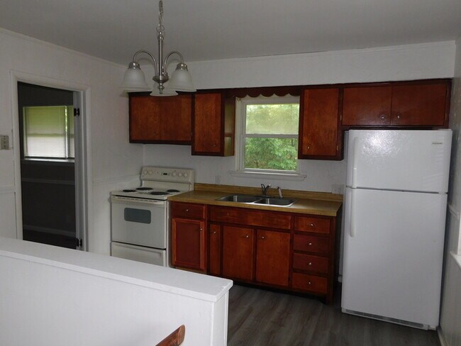 Building Photo - 901 Mahrenholz Ave