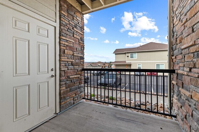 Building Photo - Black Feather Apartment Homes