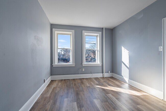 Building Photo - 6700 Park Ave