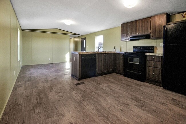 Building Photo - 1310 FM 487