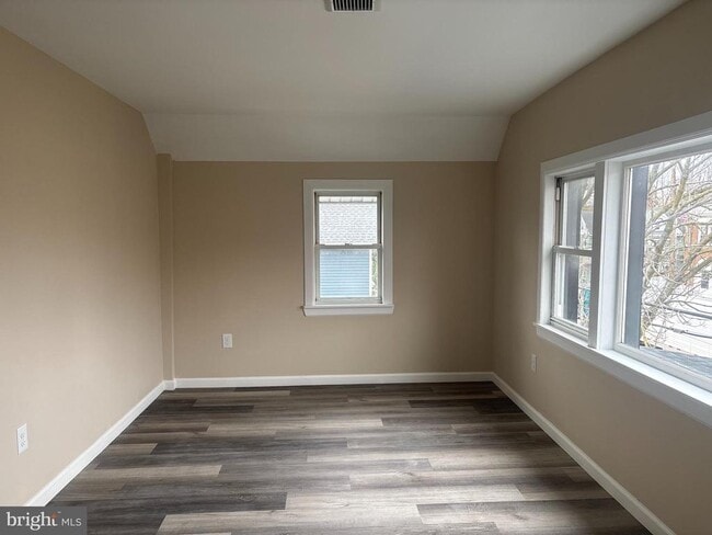 Building Photo - 14 West Ave