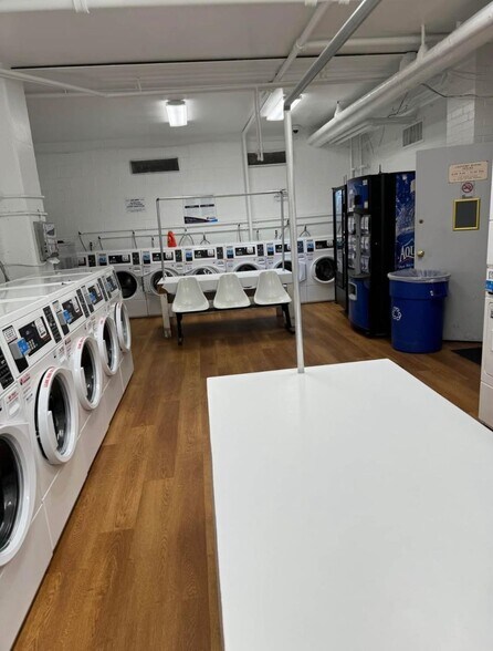 Laundry Room - 5340 Holmes Run Pky