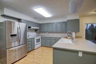 Building Photo - 1740 Bel-Aire Ave
