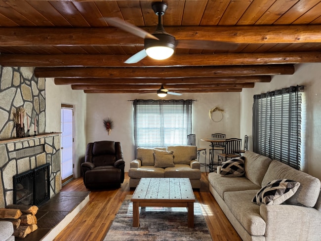 Building Photo - 354 NM-76