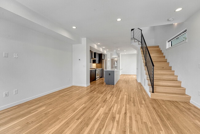 Building Photo - 1231 Newton St