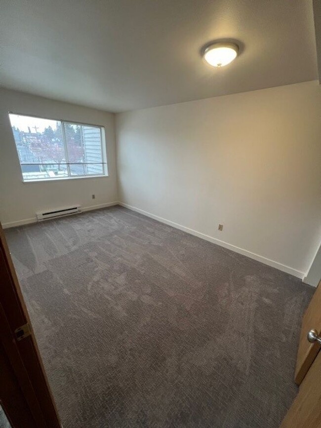 Interior Photo - Jefferson Court
