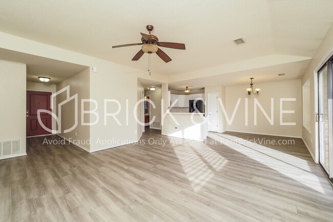 Building Photo - 108 Woodgate Dr