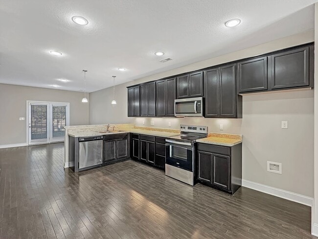 Building Photo - Perfect Location! Beautiful 3 bedroom home for rent!