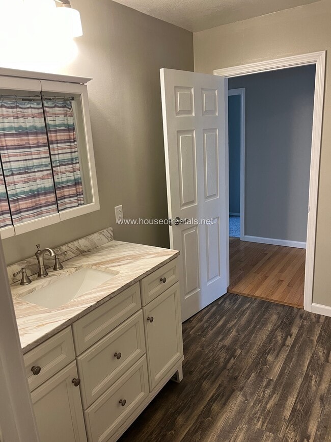 Building Photo - 777 Haney Rd