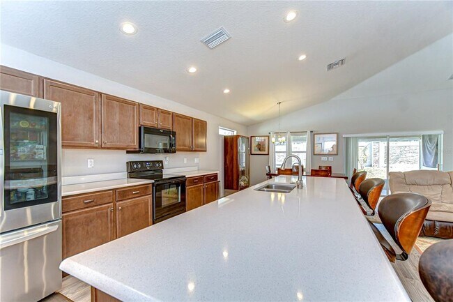 Building Photo - 6731 Castle Green Pl