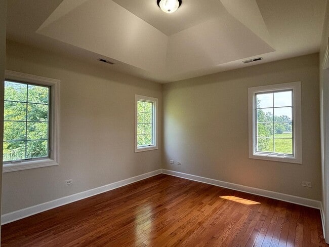 Building Photo - 8420 Redtail Dr