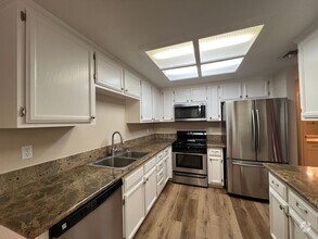 Building Photo - Beautiful 2 bed 2 bath in Loomis CA