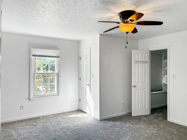 Building Photo - Updated 2-Bedroom Home in Henrico with Pat...