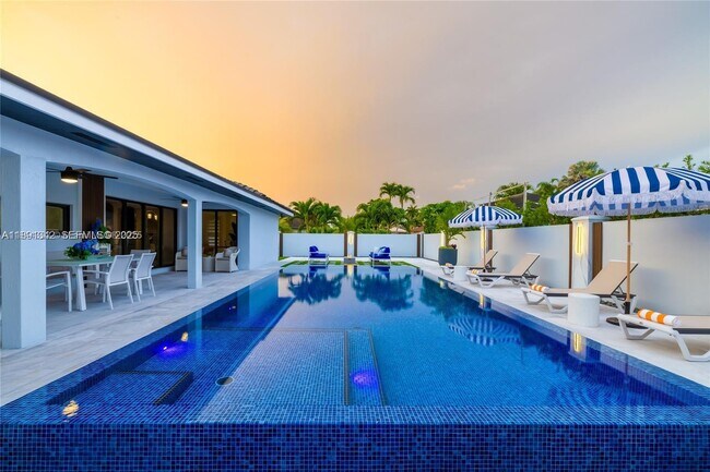 Building Photo - 3221 SW 140th Ave