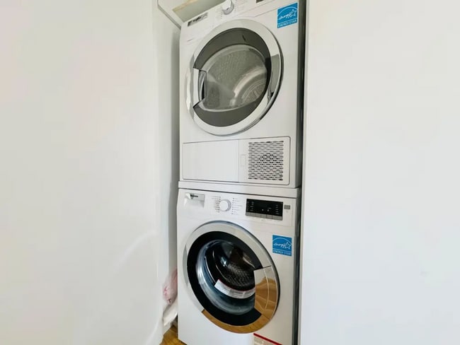 Building Photo - 251 Dekalb Ave