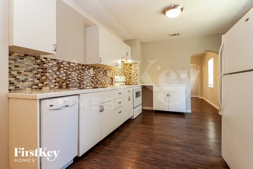 Building Photo - 4134 3rd Ave S