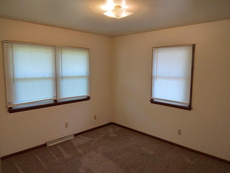 Building Photo - 4010 Arkansas Dr