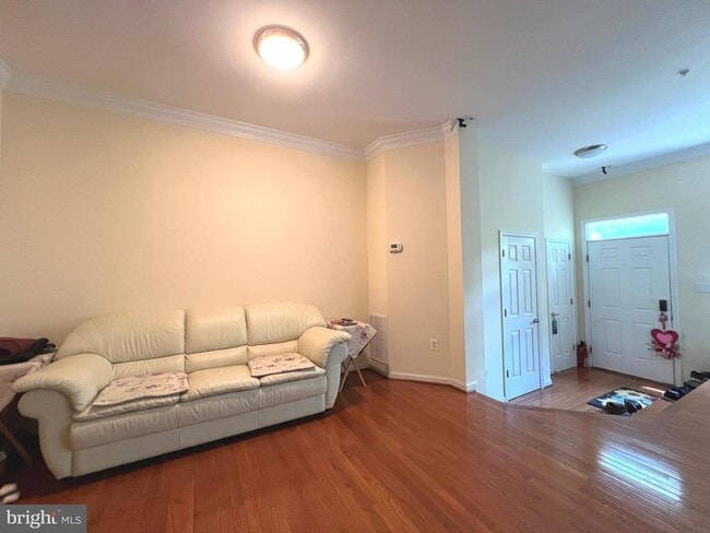 Building Photo - 6030 Helmsman Way
