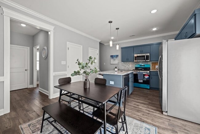 Building Photo - 510 Watauga Ave