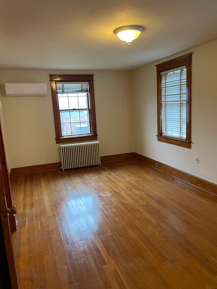 Bedroom - 1405 Winchester St
