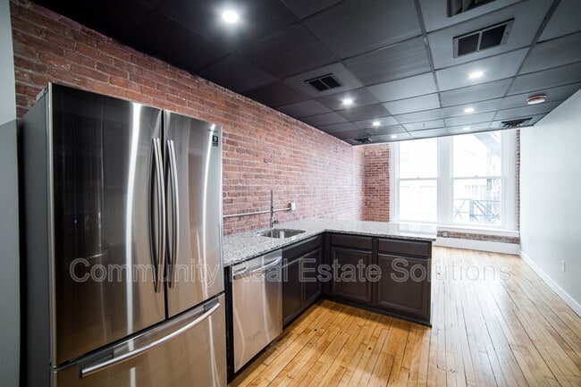 Building Photo - 22 State St