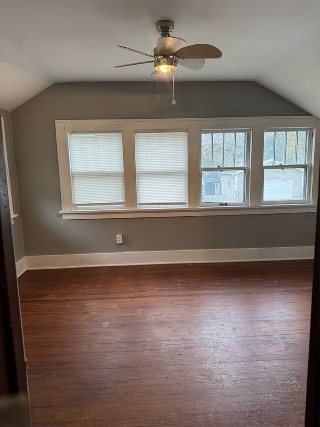 Building Photo - 1019 Ave C