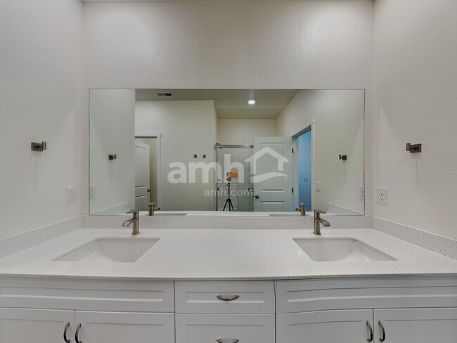 Building Photo - 5054 W White Ash Ct