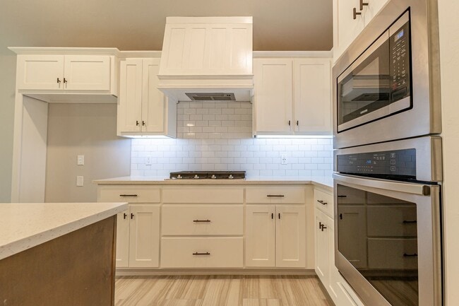 Building Photo - Modern 3-Bed, 2-Bath Home in Deer Creek School District!