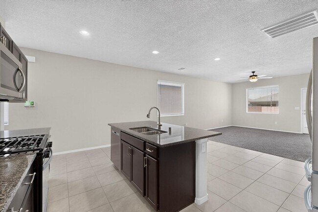 Building Photo - 4847 Mount Salas St NE