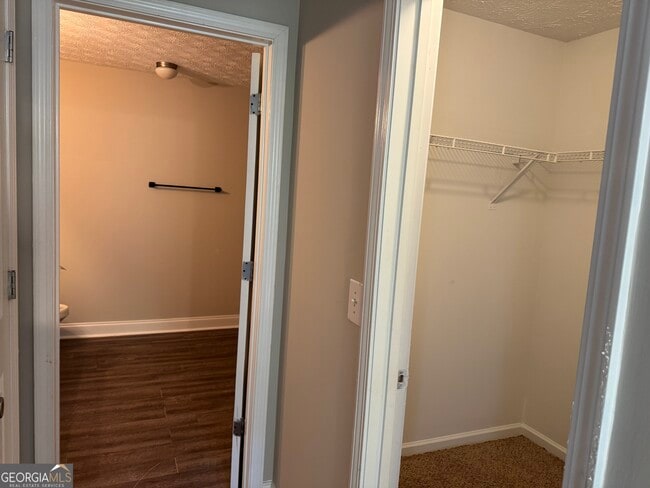 Building Photo - 222 Tara Commons Dr