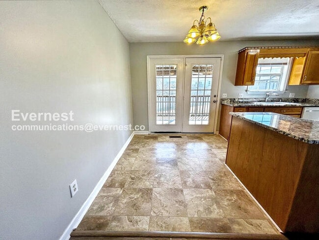 Building Photo - Limited Time Special Offer! / Spacious 3 Bed, 2 Bath Home with Deck, Patio, and Attached Garage