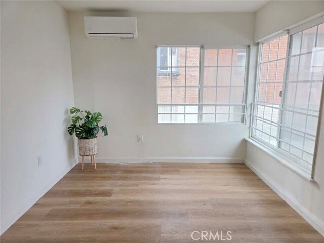 Building Photo - 1313 S Bronson Ave