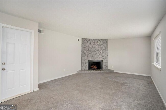 Building Photo - 676 Tarkington Rd S