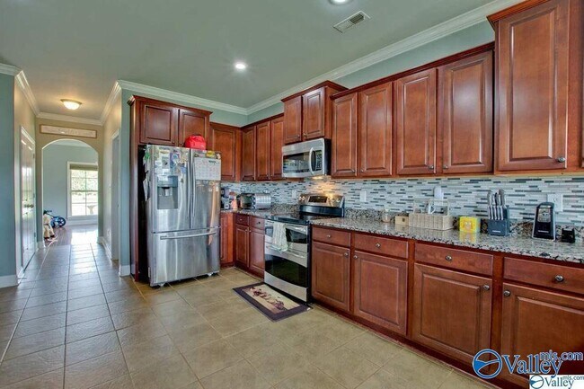 Building Photo - 705 Tide Creek Dr SW