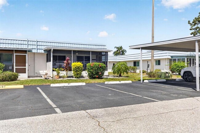 Building Photo - 1801 Bedford Ln