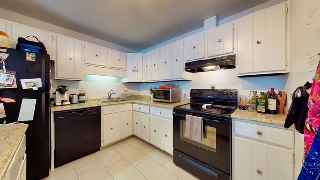 Building Photo - 555 E 10th Ave