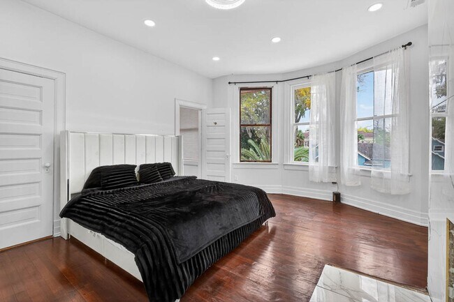 Building Photo - 1015 Union St