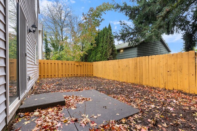 Building Photo - 4bed/2.5 Bath home - Available in SE Portland,