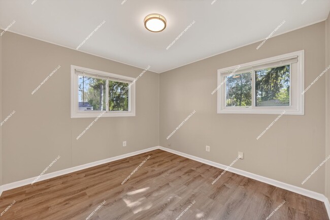 Building Photo - Rare Rental Opportunity! Fully Renovated 3-bedroom, 2-bath Brick Ranch in Farmington Hills!