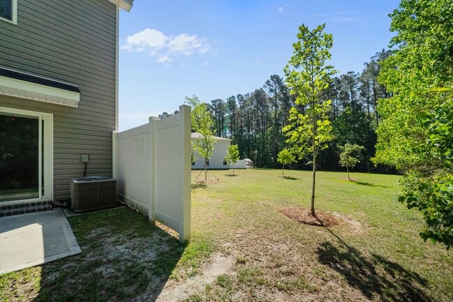 Building Photo - Stunning 3 Bedroom Townhome in Towne Park, Pooler GA