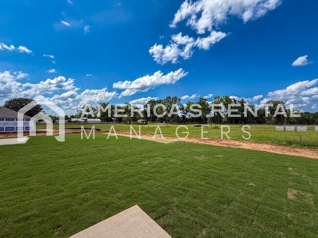 Building Photo - Home for Rent in Tuscaloosa, AL!! Available to View with 48 Hours Notice!