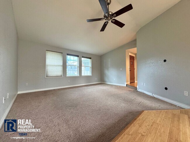 Building Photo - Charming 3-Bedroom Home with Fenced Yard & 2-Car Garage Near Downtown Puyallup!!