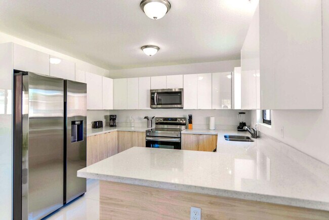 Building Photo - 2110 NW 66th St